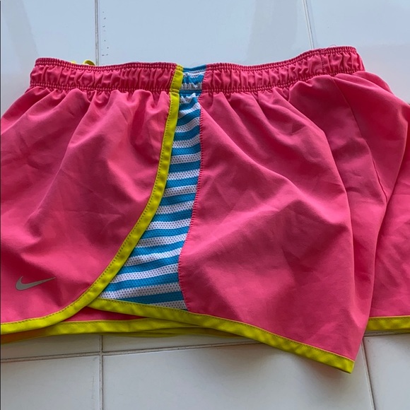 Nike XS Running Shorties Bright Pink! - Picture 3 of 5